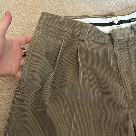 L.L. Bean Men's Pleated Corduroy Pants - Olive - Picture 4 of 4
